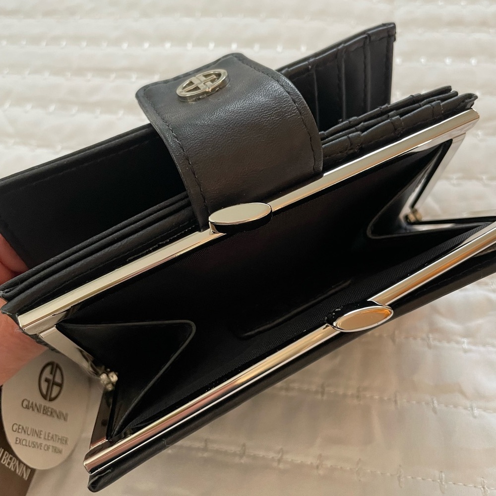 NWT Giani Bernini Black Leather Wallet with Silver Logo - Picture 6 of 11